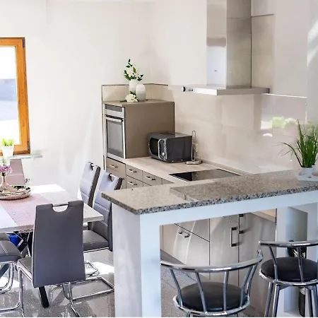 Apartment Ferienwohnung-bine Am Nürburgring In Der Eifel Quiddelbach